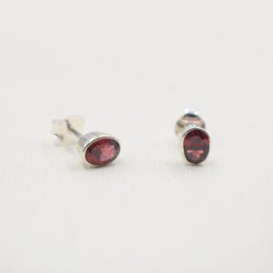 Stud Earrings With Gem Stones J El 26 3